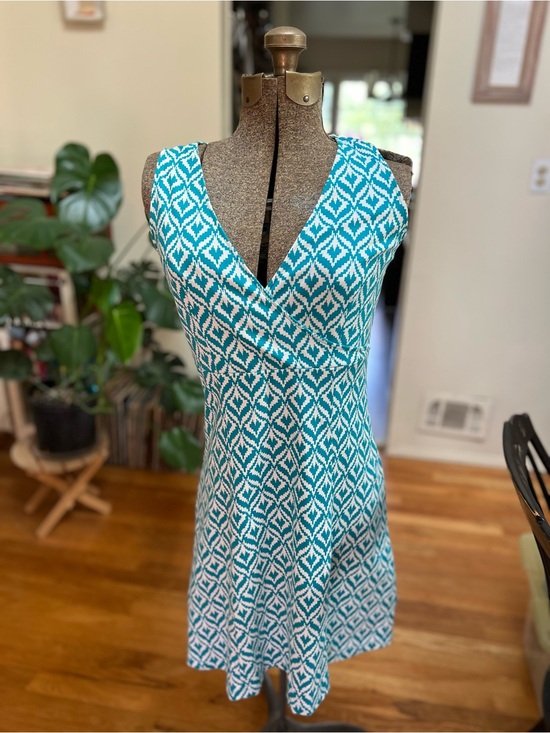 New York & Company Dresses & Skirts - New York & Company Teal and White Geometric Mini Dress